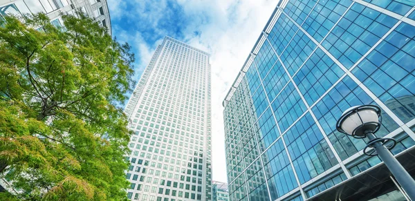 Canary Wharf wijk in Londen — Stockfoto