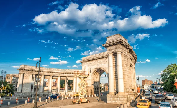 Entrance of Manhattan Bridge — Stock Photo, Image