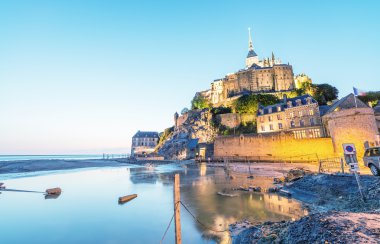 Mont Saint-Michel, Normandiya Kalesi