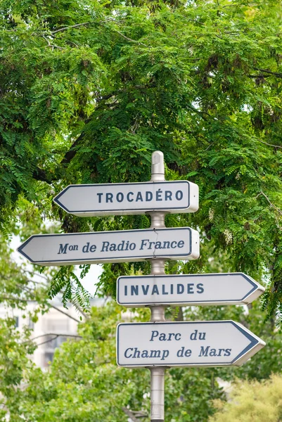 Street directions and signs in Paris — Stock Photo, Image