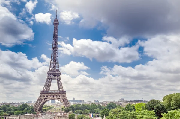 Blick auf den Eiffelturm, Paris — Stockfoto