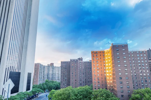 Brooklyn Köprüsü'nün alacakaranlıkta Brooklyn manzarası — Stok fotoğraf