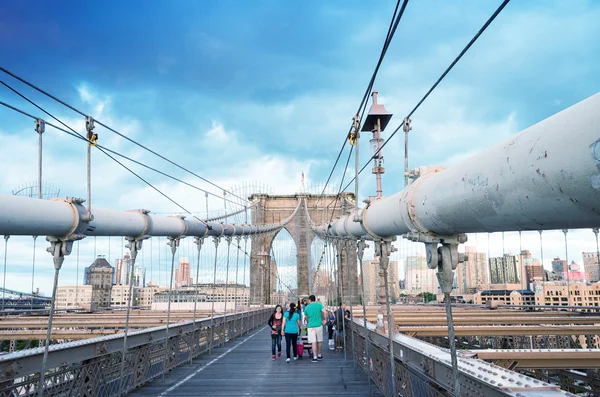 Manhattan vista da ponte de Brooklyn — Fotografia de Stock