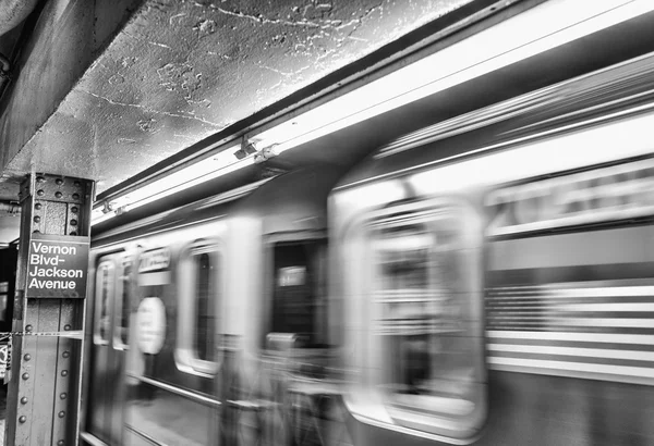 Bandeira americana no trem do metrô — Fotografia de Stock