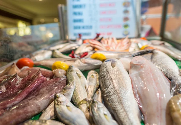 Mercado de pescado de cerca —  Fotos de Stock