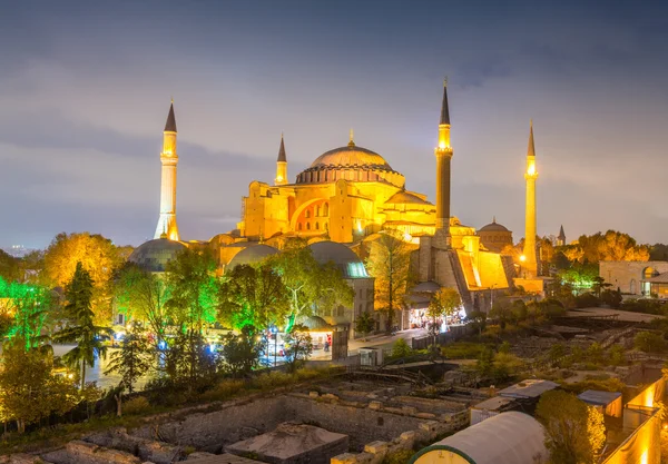 Ayasofya'nın gece görünümü — Stok fotoğraf