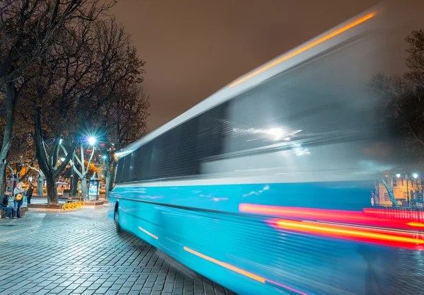 Bus light trails crossing Sultanahmet Square — Stock Photo, Image