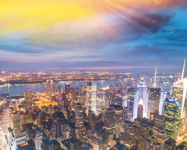 Skyline notturno di Manhattan — Foto Stock