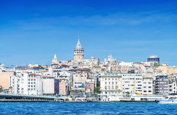 Wieża Galata i Istanbul gród — Zdjęcie stockowe