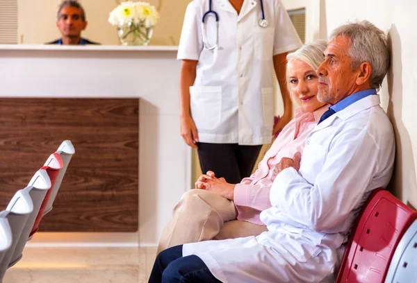 Doctors and patients in hospital — Stock Photo, Image