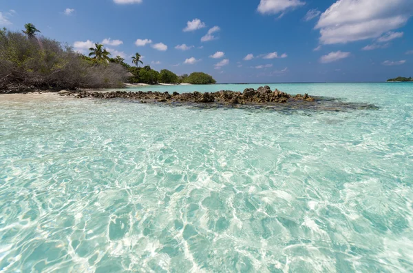 Incredibile spiaggia di Picnic Island, Alif Alif Atoll, Maldive — Foto Stock