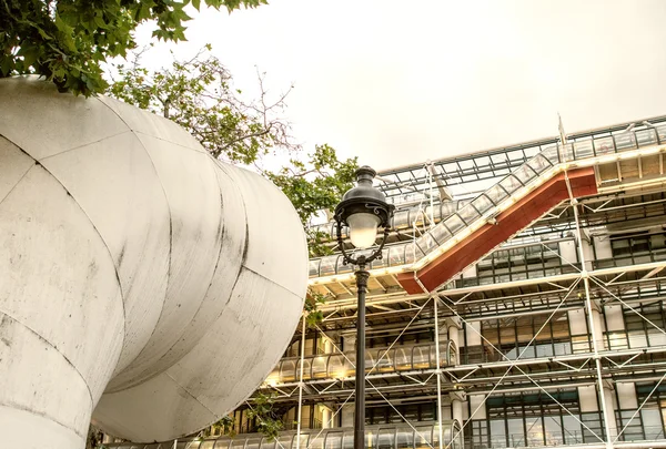 PARIS - JULY 21, 2014: Facade of the Centre of Georges Pompidou — Stock Photo, Image