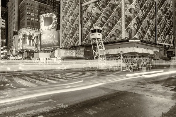 NEW YORK CITY - MAY 22, 2013: Times Square on a spring day. Appr — Stock Photo, Image