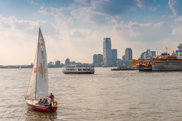 NEW YORK CITY - 22 MAGGIO 2013: skyline di Jersey City da Manhattan — Foto Stock