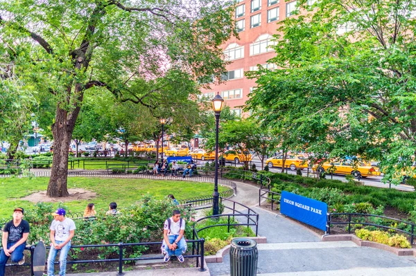 NEW YORK CITY - MAY 19, 2013: Buildings of New York City. The ci — Stock Photo, Image