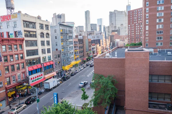 NEW YORK CITY - MAY 19, 2013: Buildings of New York City. The ci — Stock Photo, Image