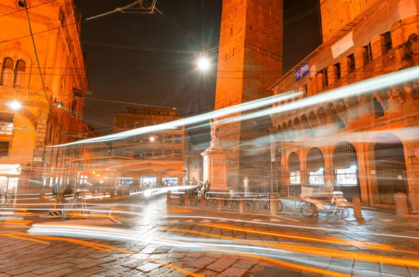 Bolonha. Piazza Maggiore à noite — Fotografia de Stock