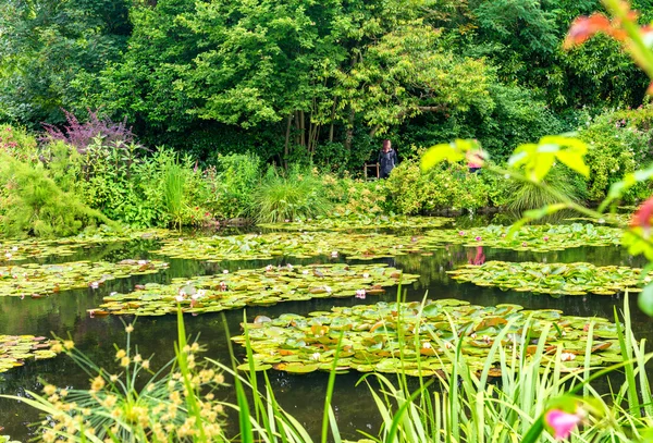 Frankrike Giverny Monets trädgård en vårdag — Stockfoto