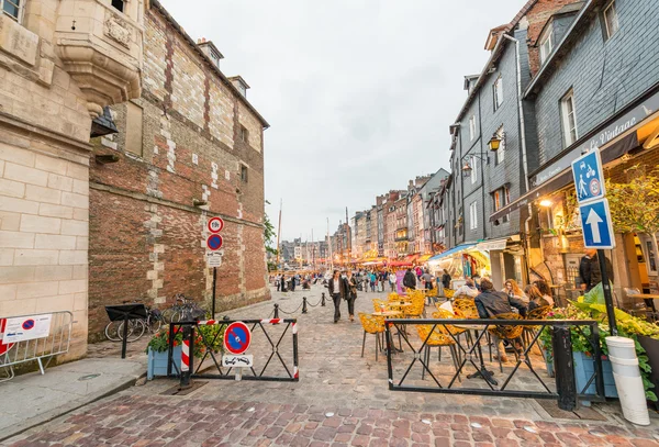 HONFLEUR, FRANÇA - JUNHO 17, 2014: detalhe arquitetônico do ancien — Fotografia de Stock