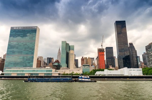 Дивовижні skyline Манхеттен - Нью-Йорк хмарочосів — стокове фото