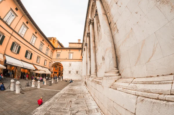 NROMA - 14 GIUGNO 2014: I turisti visitano Villa Borghese. La città a — Foto Stock