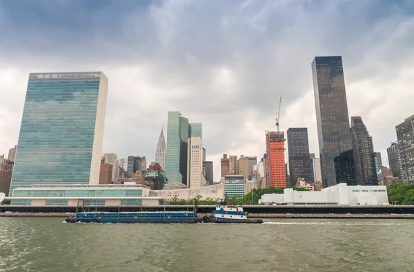 Дивовижні skyline Манхеттен - Нью-Йорк хмарочосів — стокове фото