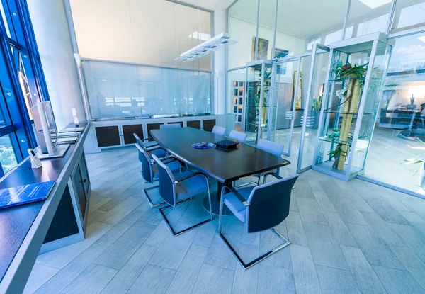 Leere Besprechungsräume in einem modernen Büro — Stockfoto