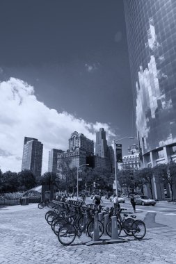 New York - 14 Haziran: Yeni mavi Citi Bisiklet şehir merkezinde Manh dizilmiş