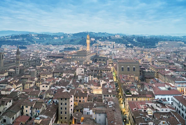 Maravillosa vista de Florencia al atardecer. Vista aérea desde Cam —  Fotos de Stock