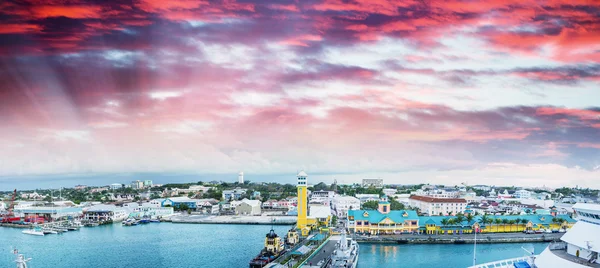 Beaufiful kust van Caribische eiland, panoramisch uitzicht — Stockfoto