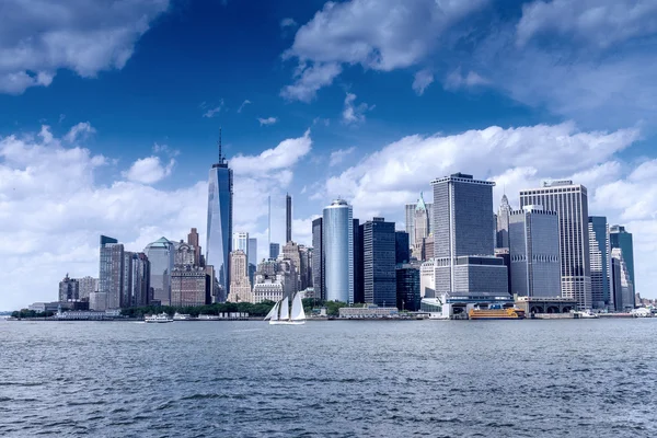 Beautiful skyline of Downtown Manhattan — Stock Photo, Image