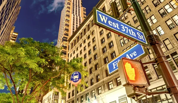 New york şehir sokak işaretleri — Stok fotoğraf