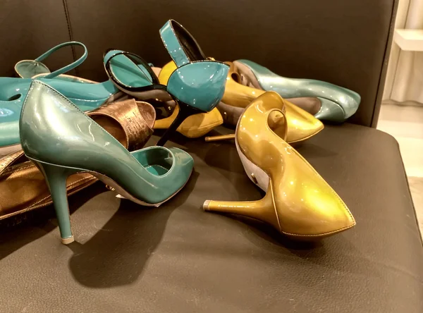 Žena boty, vysoké podpatky — Stock fotografie