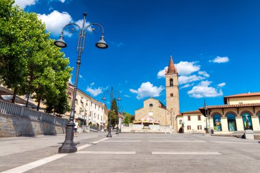 İnsanlar Saint Augustin Square, Arezzo adlı yürüyüş