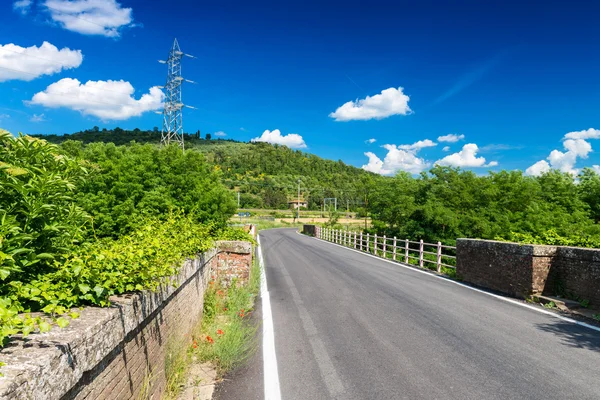 Peyzaj ve yol Toskana — Stok fotoğraf