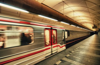 Prag'da yeraltı metrosu