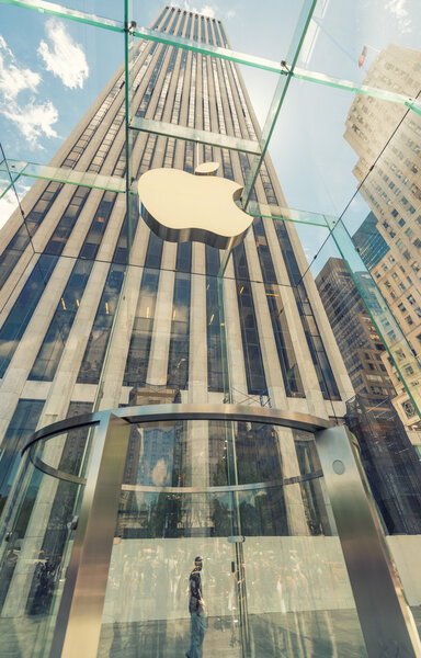 Exterior of Apple Store in New York