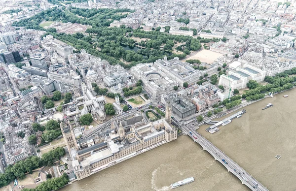 ウェストミン スター宮殿、ロンドンの空撮 — ストック写真