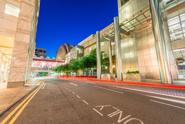 Calle Canary Wharf por la noche — Foto de Stock