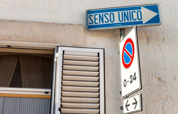 One way street sign in Italy — Stock Photo, Image