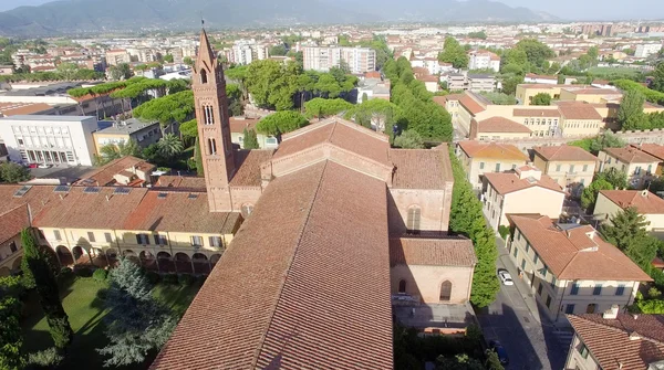 Iglesia de San Francisco en Pisa . — Foto de Stock