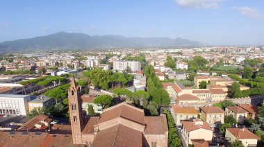 İtalya Pisa şehrin havadan görünümü