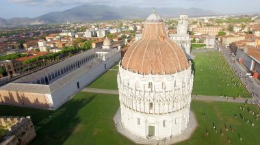 Mucizeler Meydanı, Pisa. Havadan görünümü