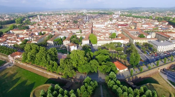 Panorama města Lucca, Itálie — Stock fotografie