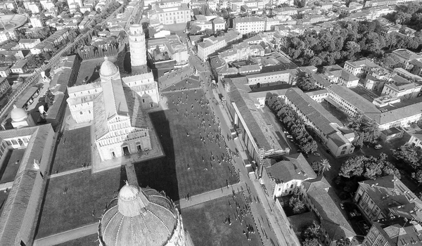 Pisa, Italien. Flygfoto över stadens gator — Stockfoto