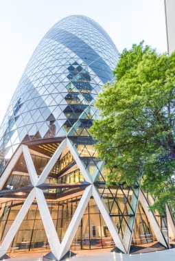 Londra alacakaranlıkta.