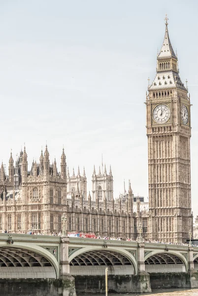 Westmünsterbrücke und Parlament. London — Stockfoto