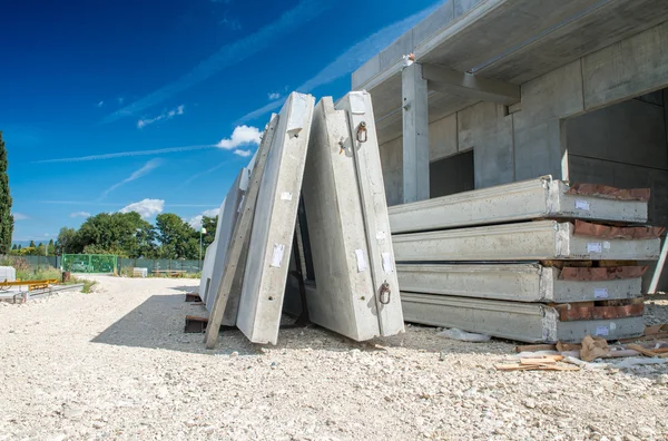 Stenen platen in de bouwplaats — Stockfoto