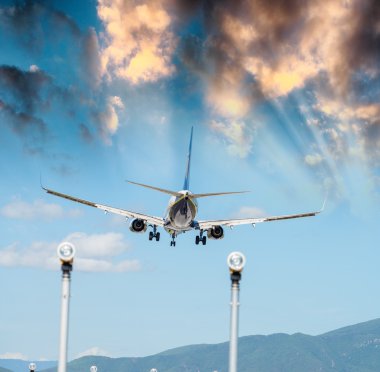 uçak havaalanına iniş