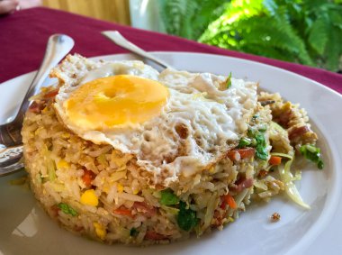 Nasi Goreng pirinç levha